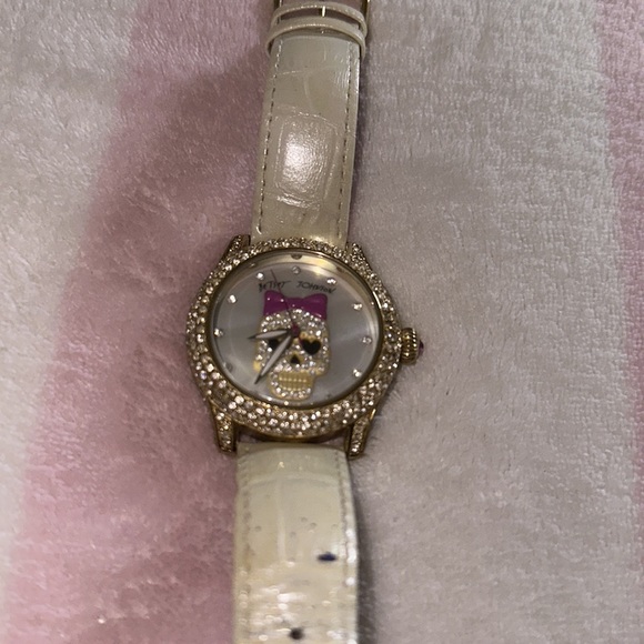 Betsey Johnson Watch - Picture 2 of 3